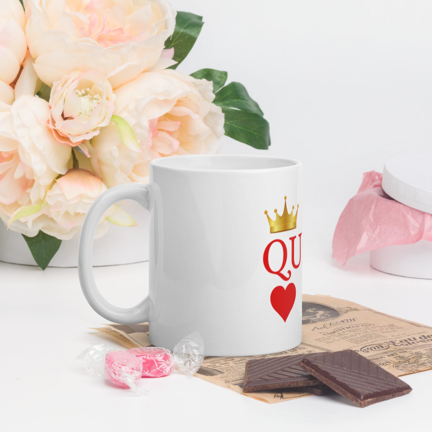 QUEEN White glossy mug